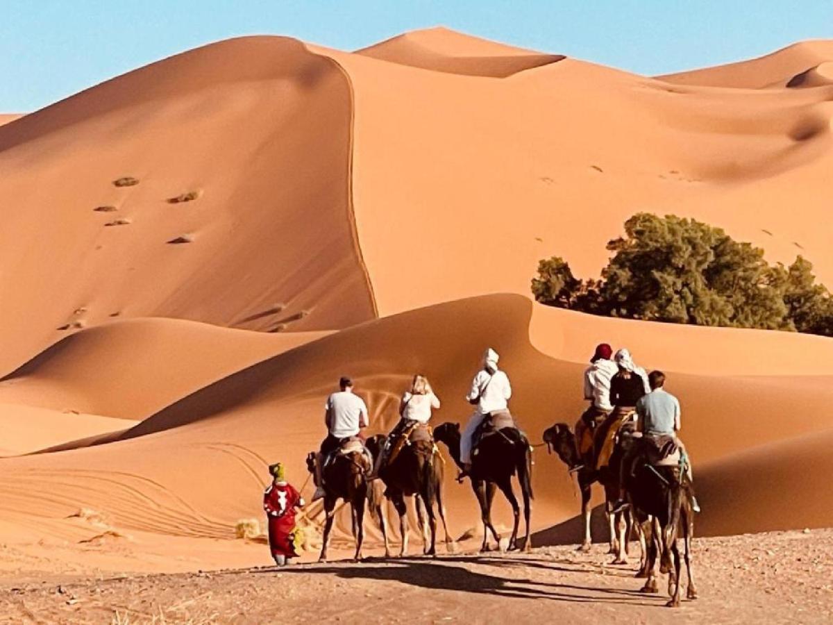Les Pyramides Hotel Merzouga Buitenkant foto